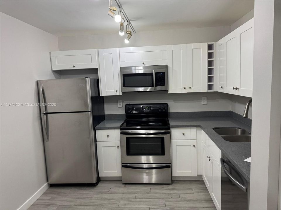 En Venta: $230,000 (2 camas, 2 baños, 1057 Pies cuadrados)