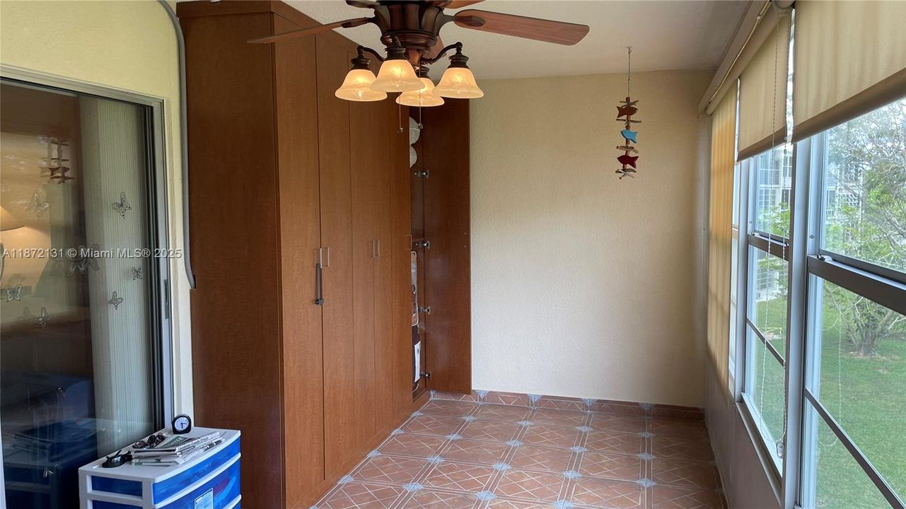 На продажу: $115,000 (1 спален, 1 ванн, 719 Квадратных фут)