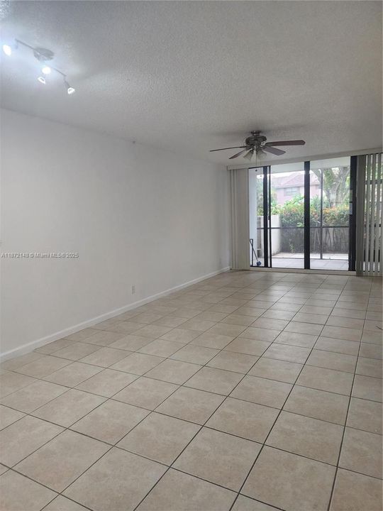 Active With Contract: $1,850 (2 beds, 2 baths, 1068 Square Feet)