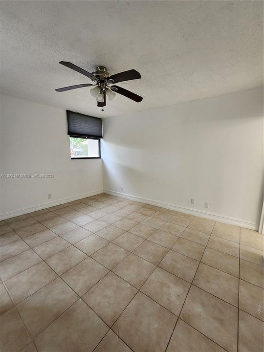 Active With Contract: $1,850 (2 beds, 2 baths, 1068 Square Feet)
