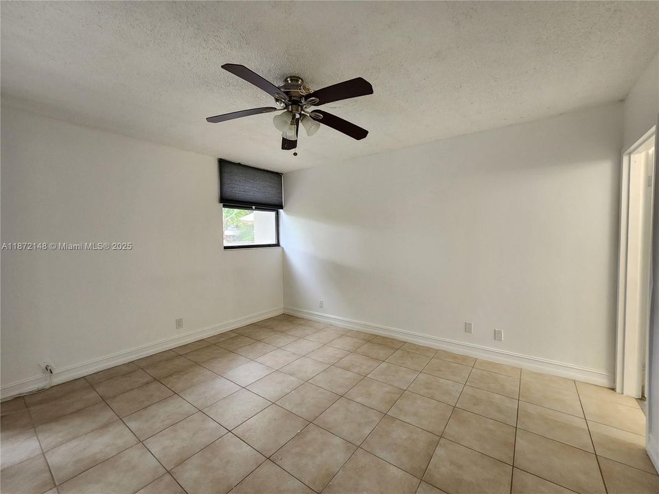 Active With Contract: $1,850 (2 beds, 2 baths, 1068 Square Feet)