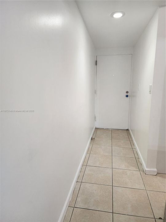 Active With Contract: $1,850 (2 beds, 2 baths, 1068 Square Feet)