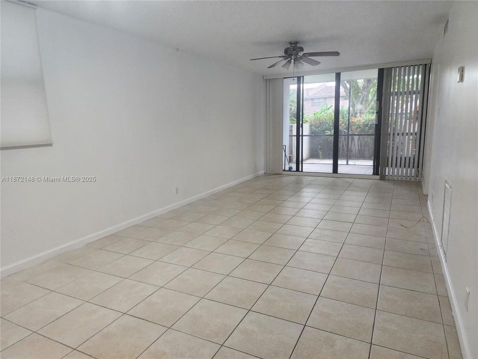 Active With Contract: $1,850 (2 beds, 2 baths, 1068 Square Feet)