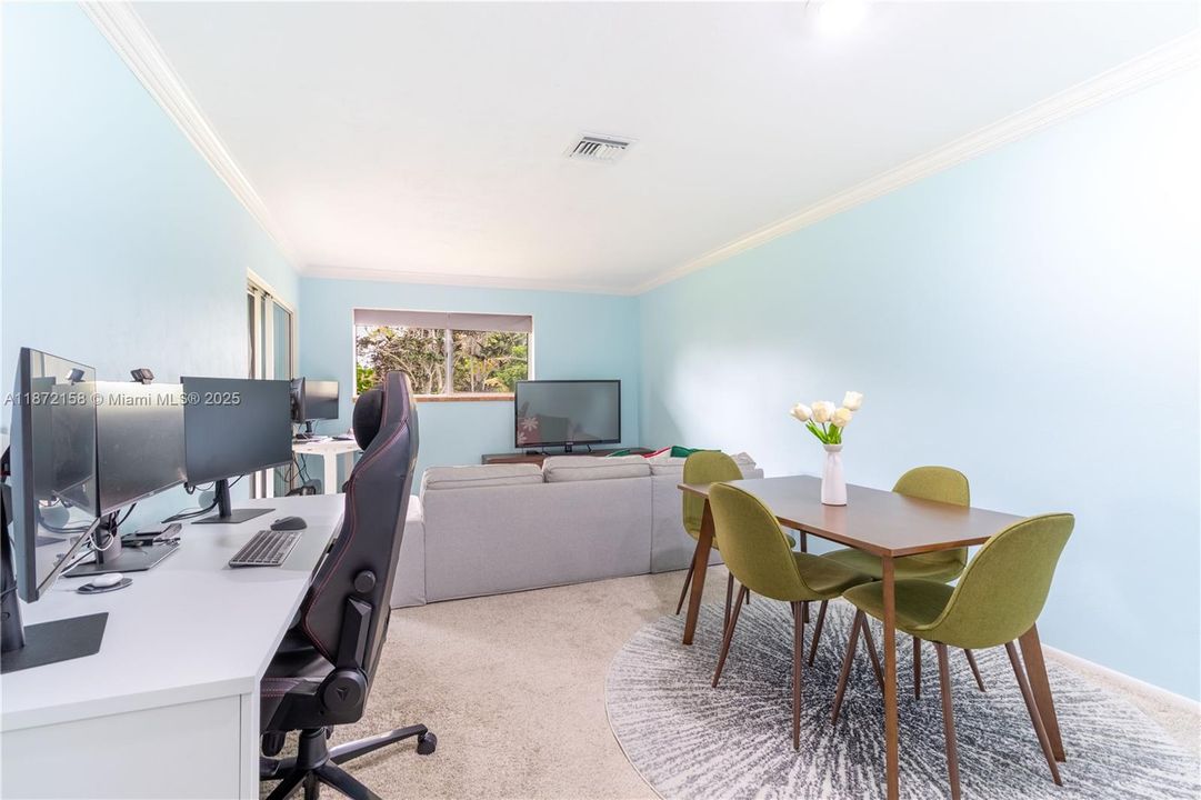 待售: $189,900 (1 贝兹, 1 浴室, 653 平方英尺)