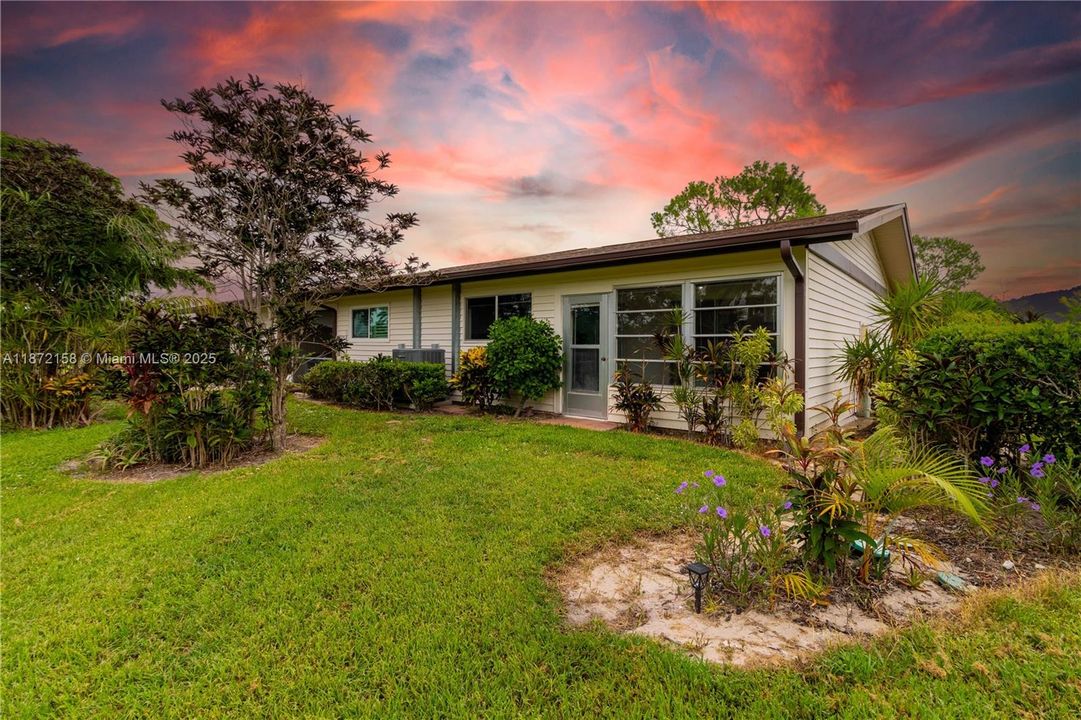 待售: $189,900 (1 贝兹, 1 浴室, 653 平方英尺)