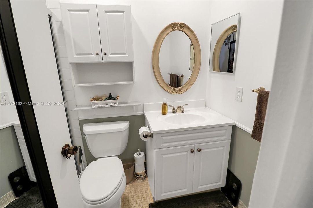 На продажу: $74,900 (1 спален, 1 ванн, 760 Квадратных фут)