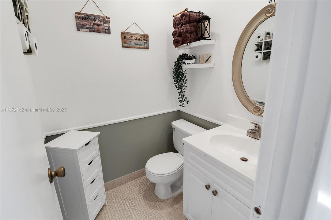 На продажу: $74,900 (1 спален, 1 ванн, 760 Квадратных фут)