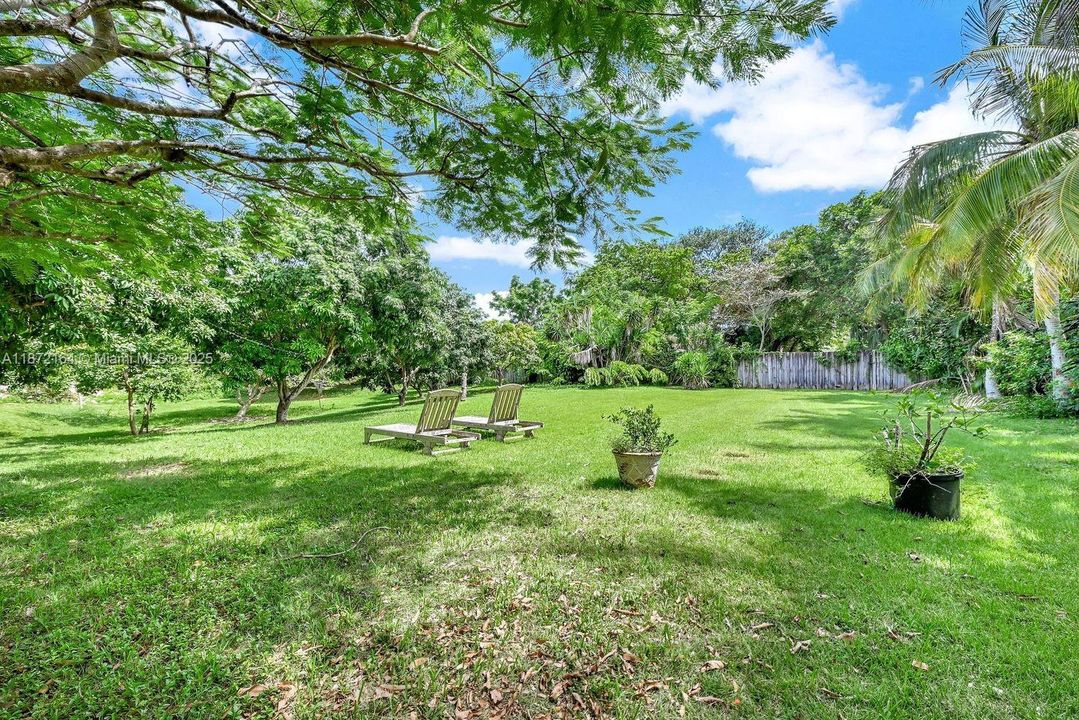 Recently Sold: $1,190,000 (3 beds, 2 baths, 1550 Square Feet)