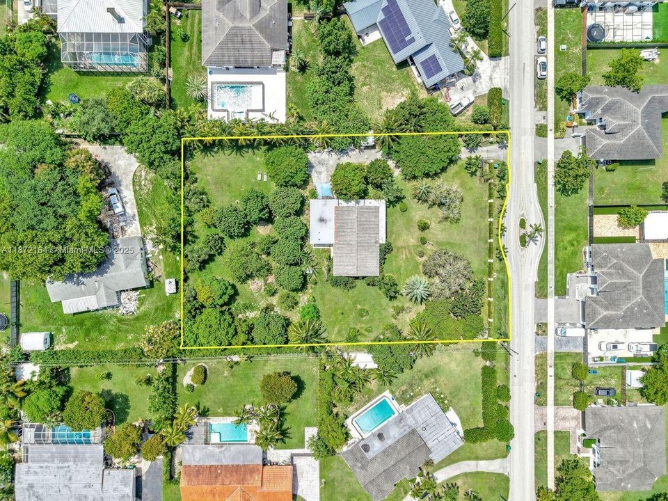 Recently Sold: $1,190,000 (3 beds, 2 baths, 1550 Square Feet)