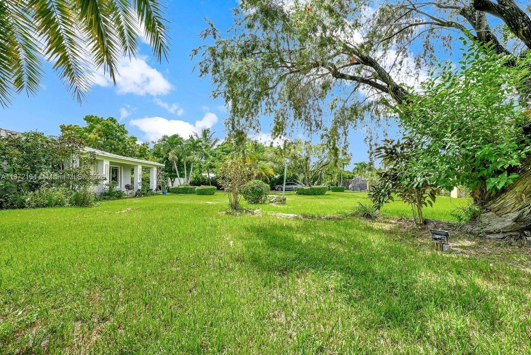 Recently Sold: $1,190,000 (3 beds, 2 baths, 1550 Square Feet)