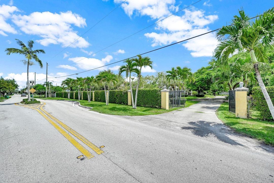 Recently Sold: $1,190,000 (3 beds, 2 baths, 1550 Square Feet)