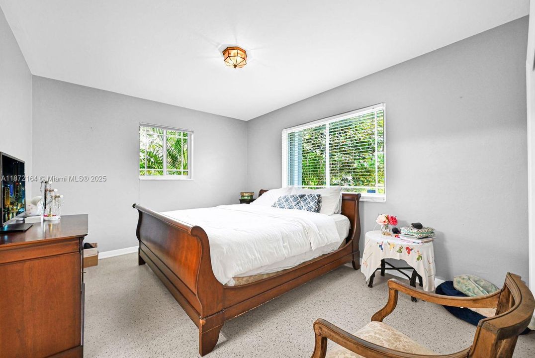 Recently Sold: $1,190,000 (3 beds, 2 baths, 1550 Square Feet)