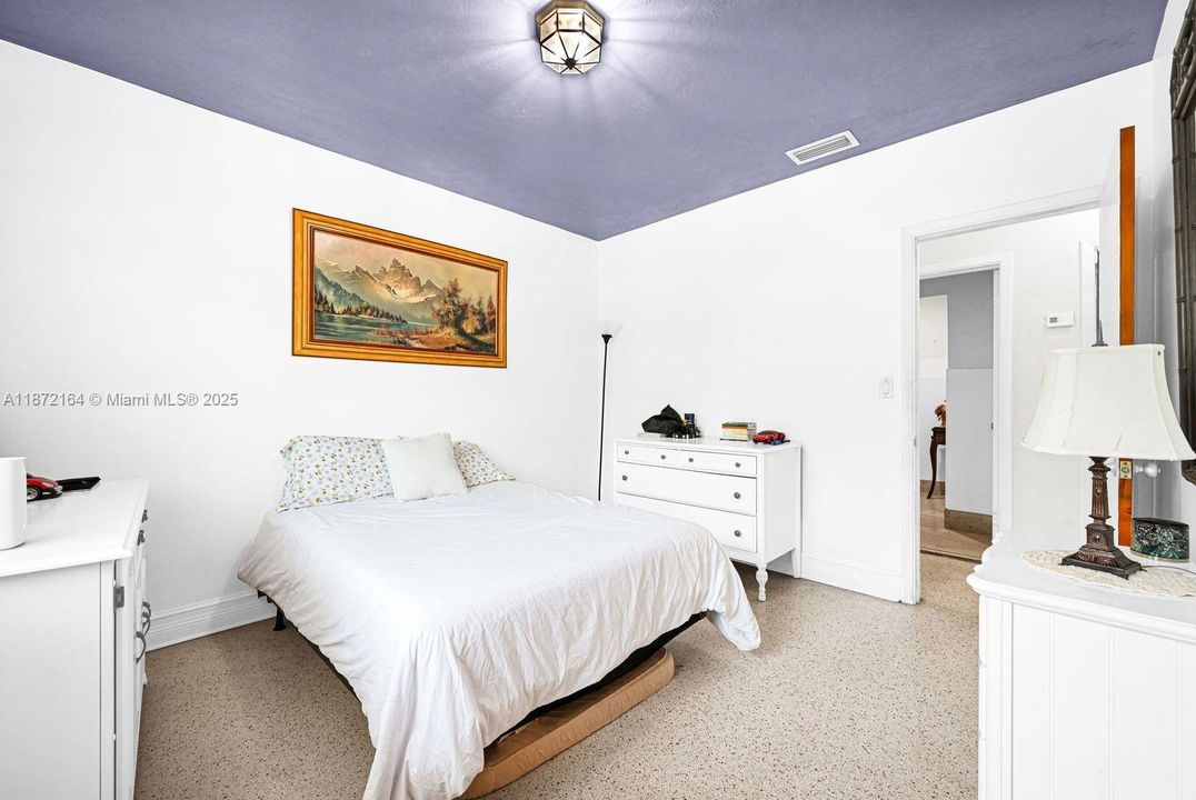 Recently Sold: $1,190,000 (3 beds, 2 baths, 1550 Square Feet)