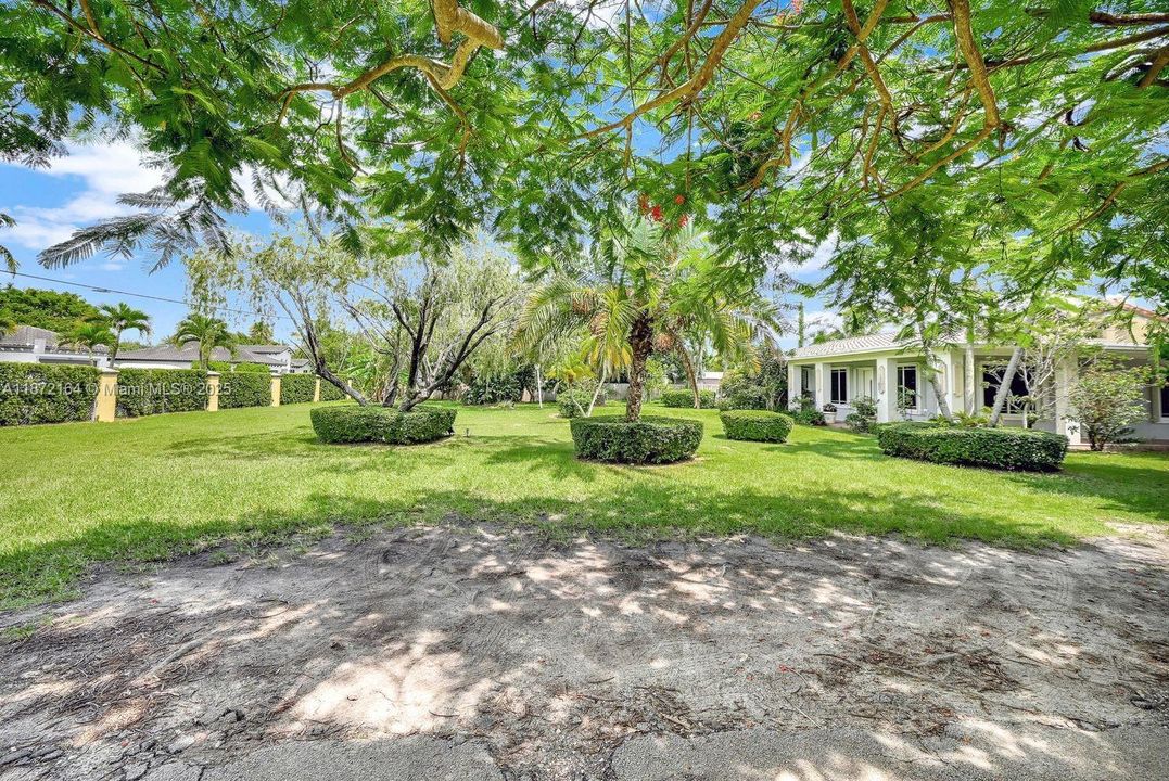 Recently Sold: $1,190,000 (3 beds, 2 baths, 1550 Square Feet)