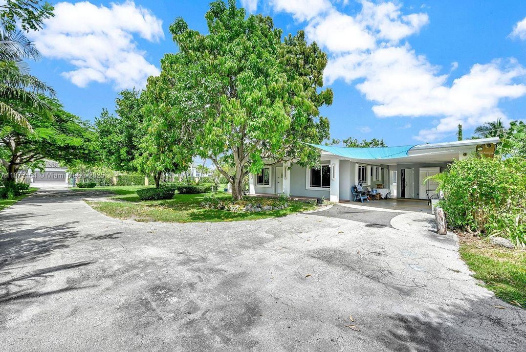 Recently Sold: $1,190,000 (3 beds, 2 baths, 1550 Square Feet)