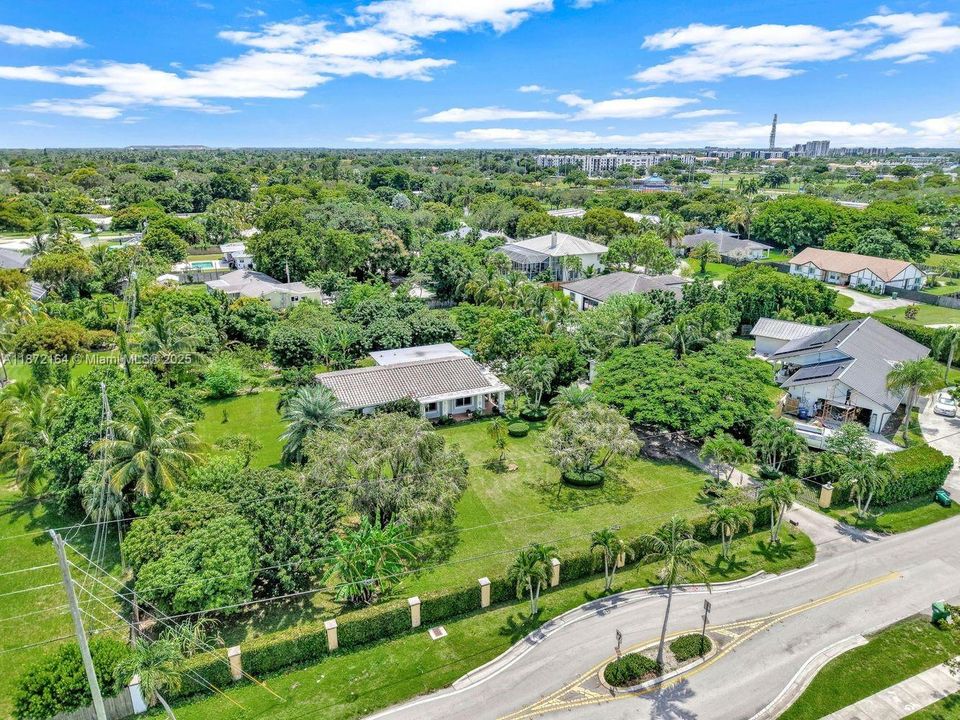 Recently Sold: $1,190,000 (3 beds, 2 baths, 1550 Square Feet)