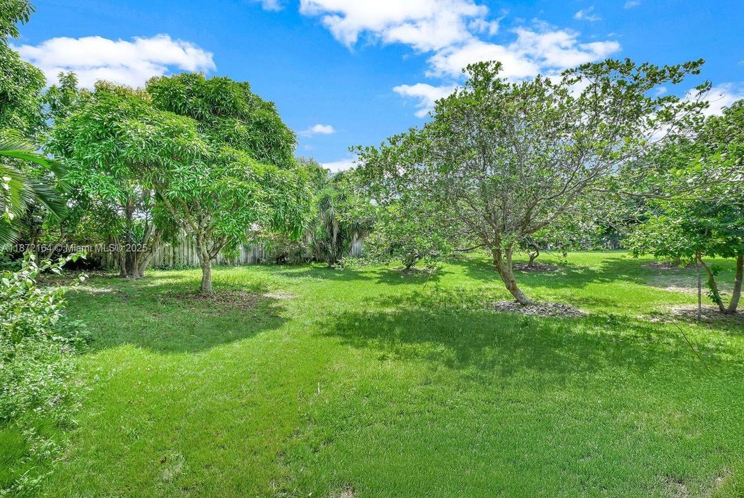 Recently Sold: $1,190,000 (3 beds, 2 baths, 1550 Square Feet)