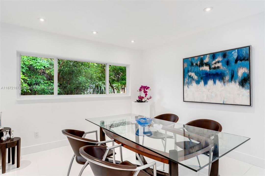 Active With Contract: $2,500,000 (4 beds, 3 baths, 2916 Square Feet)