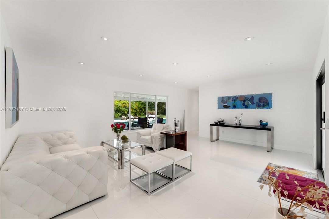 Active With Contract: $2,500,000 (4 beds, 3 baths, 2916 Square Feet)