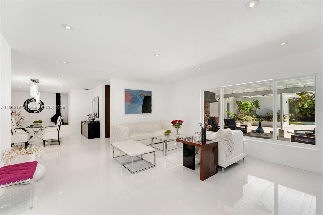 Active With Contract: $2,500,000 (4 beds, 3 baths, 2916 Square Feet)