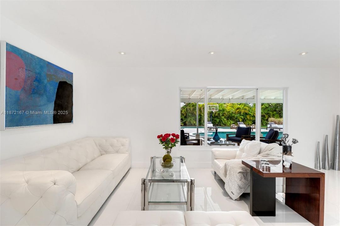 Active With Contract: $2,500,000 (4 beds, 3 baths, 2916 Square Feet)