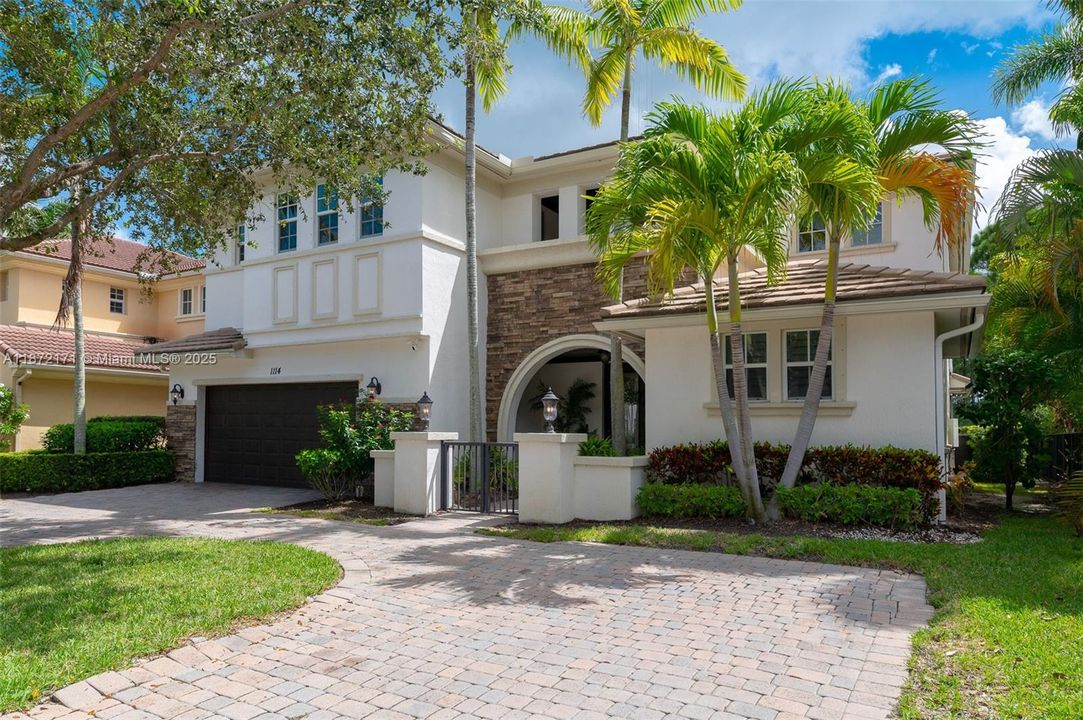 Recently Sold: $2,290,000 (5 beds, 4 baths, 4224 Square Feet)