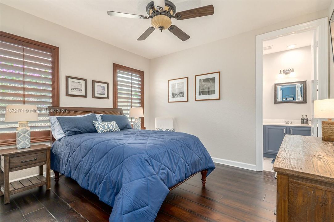 Recently Sold: $2,290,000 (5 beds, 4 baths, 4224 Square Feet)