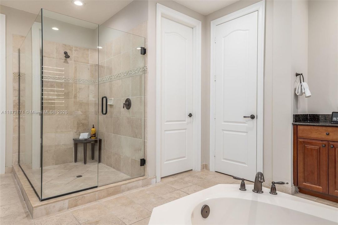 Recently Sold: $2,290,000 (5 beds, 4 baths, 4224 Square Feet)