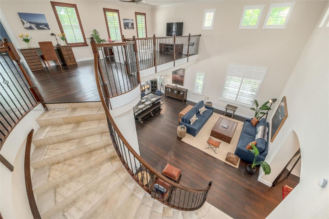 Recently Sold: $2,290,000 (5 beds, 4 baths, 4224 Square Feet)