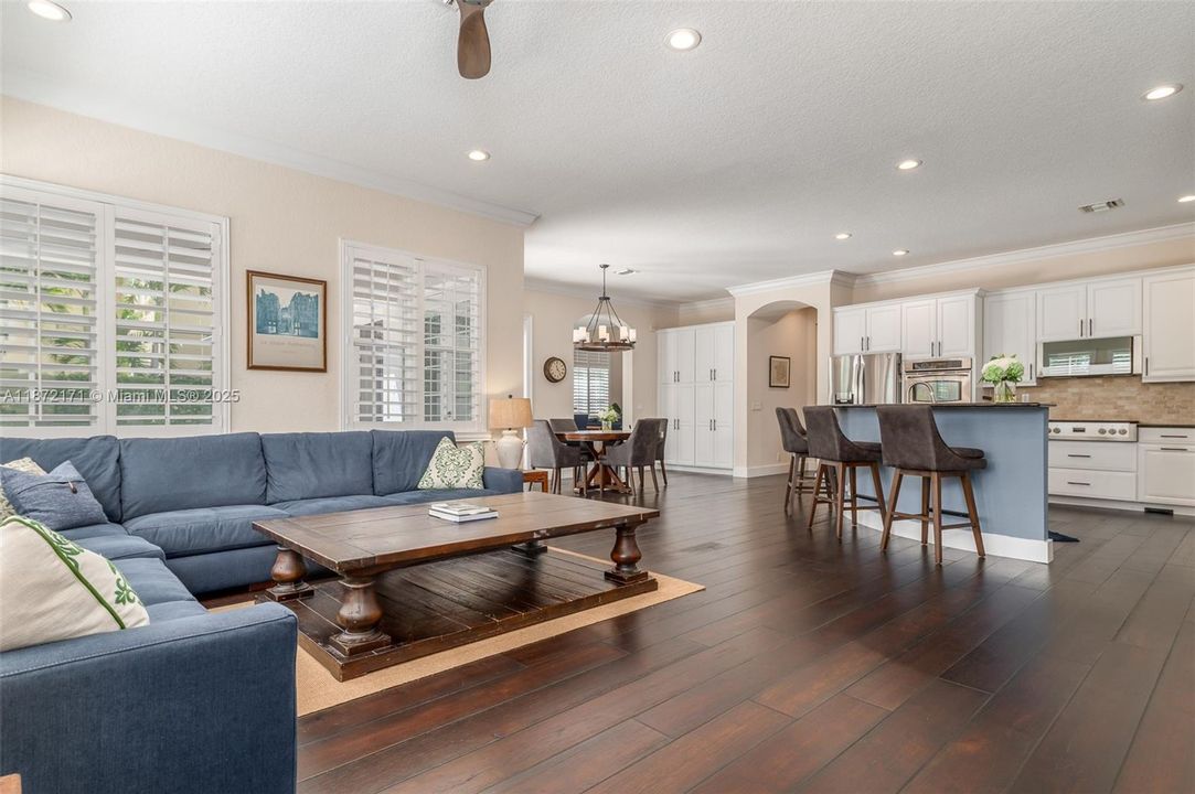 Recently Sold: $2,290,000 (5 beds, 4 baths, 4224 Square Feet)