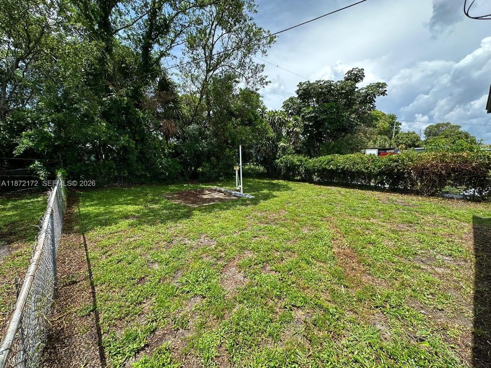 Activo con contrato: $300,000 (3 camas, 1 baños, 864 Pies cuadrados)