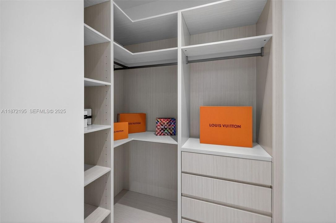 3rd Suite w/walk in closet & bath