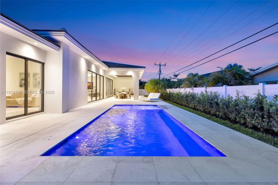 En Venta: $3,690,000 (4 camas, 4 baños, 3140 Pies cuadrados)