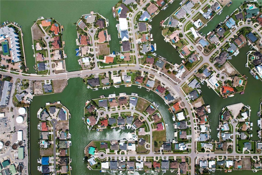 For Sale: $849,900 (0.22 acres)