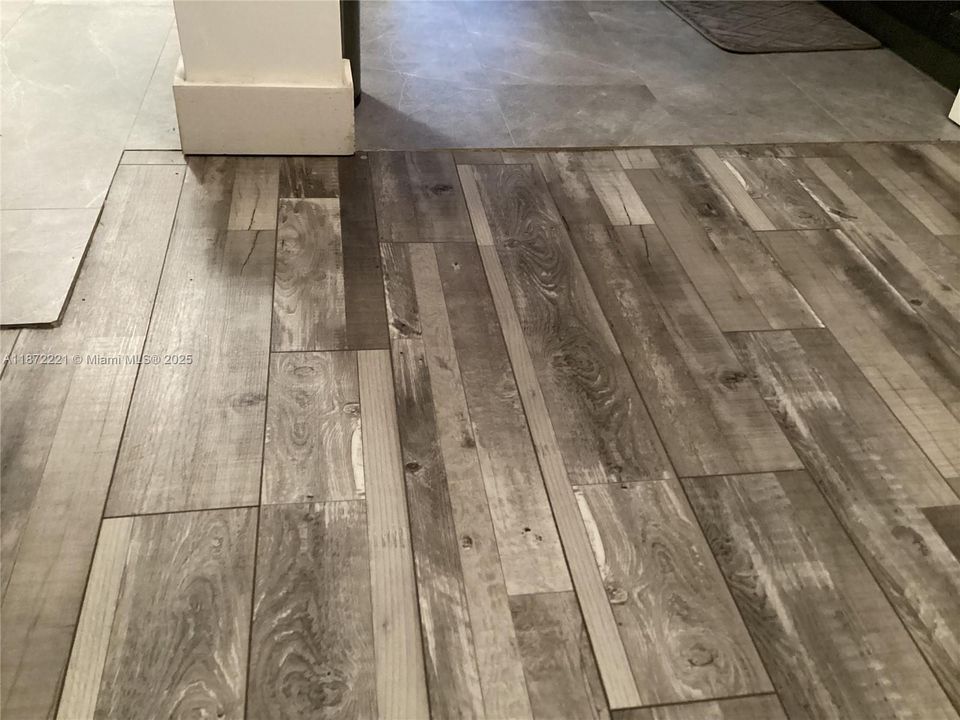 Active With Contract: $160,000 (2 beds, 2 baths, 1075 Square Feet)