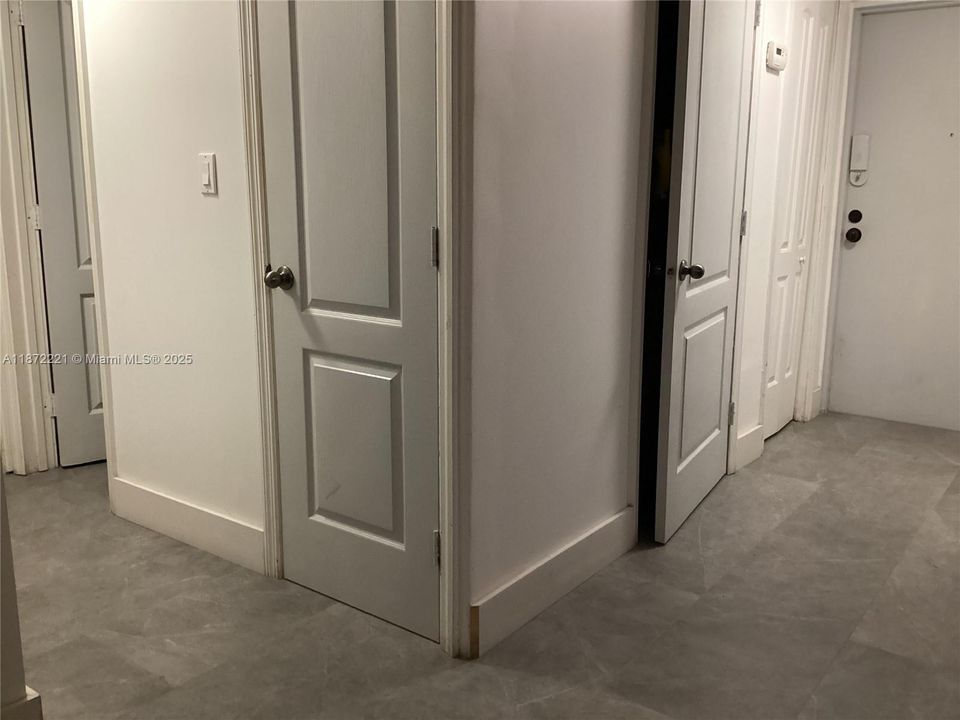 Active With Contract: $160,000 (2 beds, 2 baths, 1075 Square Feet)