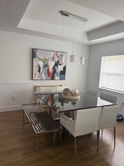 出租: $8,500 (5 贝兹, 3 浴室, 3196 平方英尺)