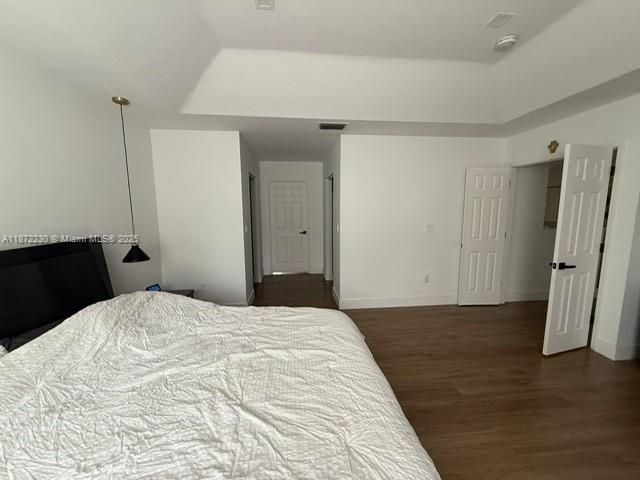 出租: $8,500 (5 贝兹, 3 浴室, 3196 平方英尺)