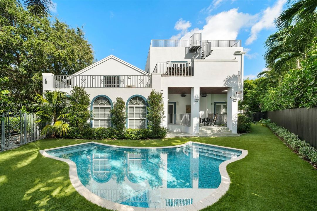 Activo con contrato: $29,550 (5 camas, 4 baños, 4352 Pies cuadrados)