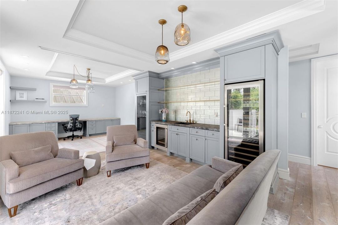 Activo con contrato: $29,550 (5 camas, 4 baños, 4352 Pies cuadrados)