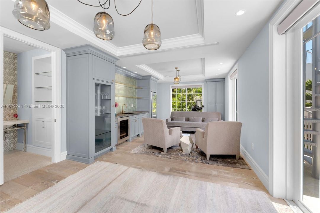 Activo con contrato: $29,550 (5 camas, 4 baños, 4352 Pies cuadrados)