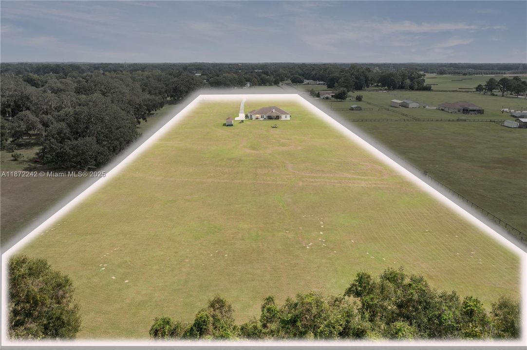 合同活跃: $850,000 (4 贝兹, 3 浴室, 0 平方英尺)