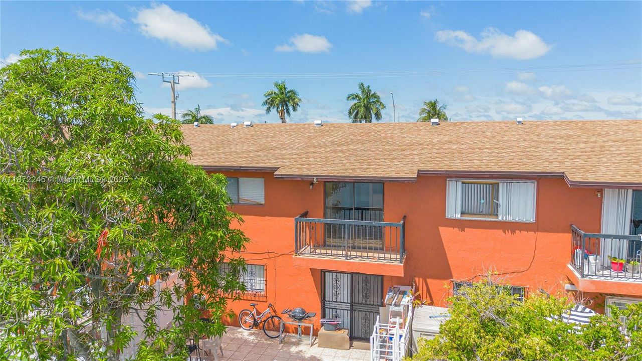 На продажу: $284,000 (2 спален, 2 ванн, 750 Квадратных фут)