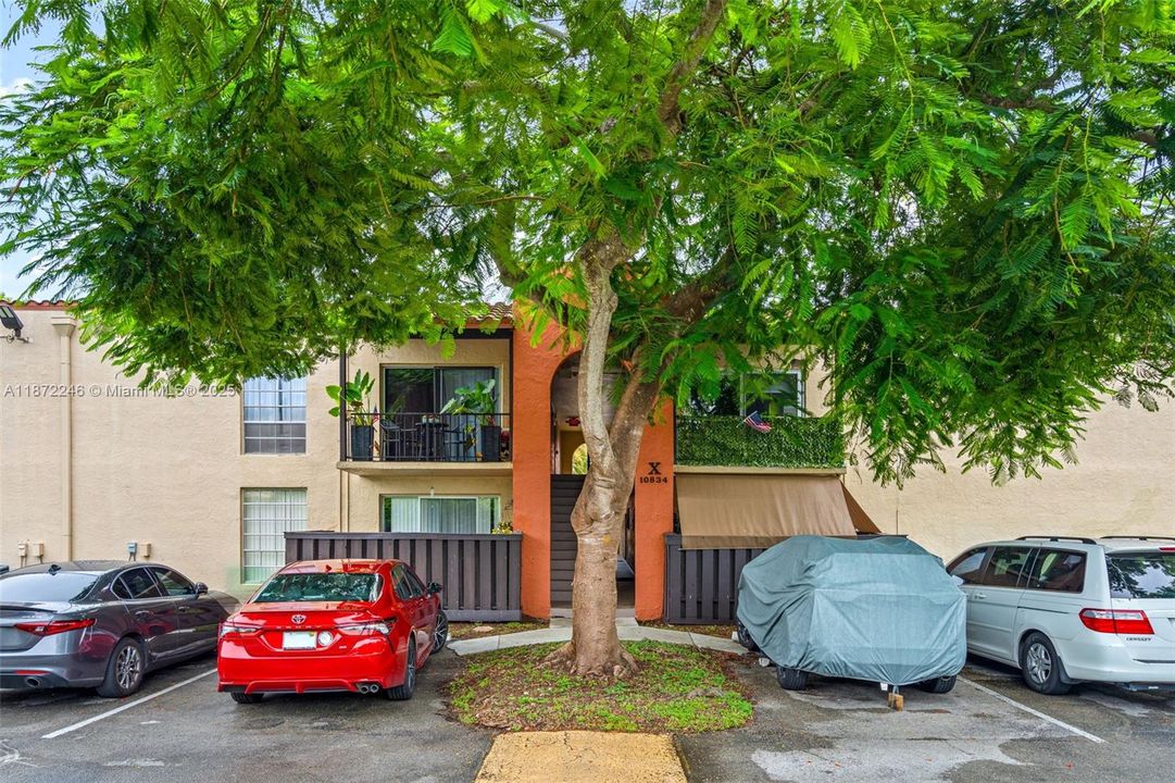 Activo con contrato: $260,000 (2 camas, 1 baños, 840 Pies cuadrados)