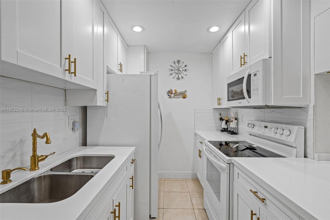 Activo con contrato: $260,000 (2 camas, 1 baños, 840 Pies cuadrados)