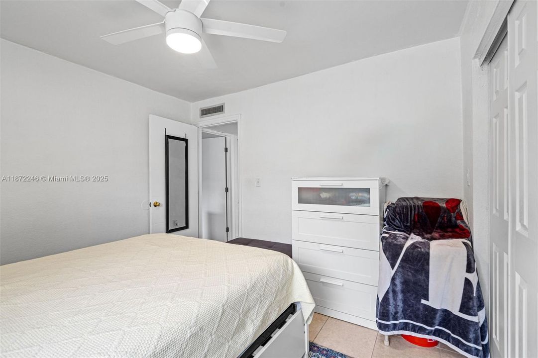 Activo con contrato: $260,000 (2 camas, 1 baños, 840 Pies cuadrados)