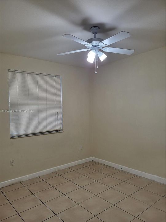 For Sale: $185,000 (2 beds, 2 baths, 930 Square Feet)