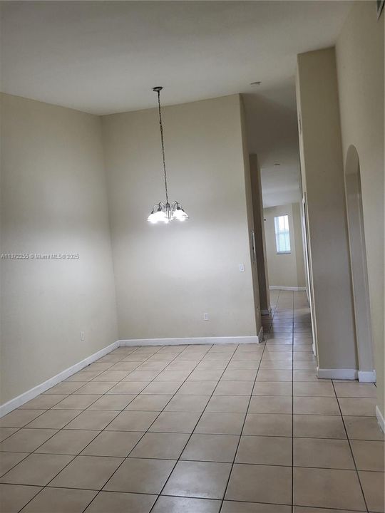 For Sale: $185,000 (2 beds, 2 baths, 930 Square Feet)