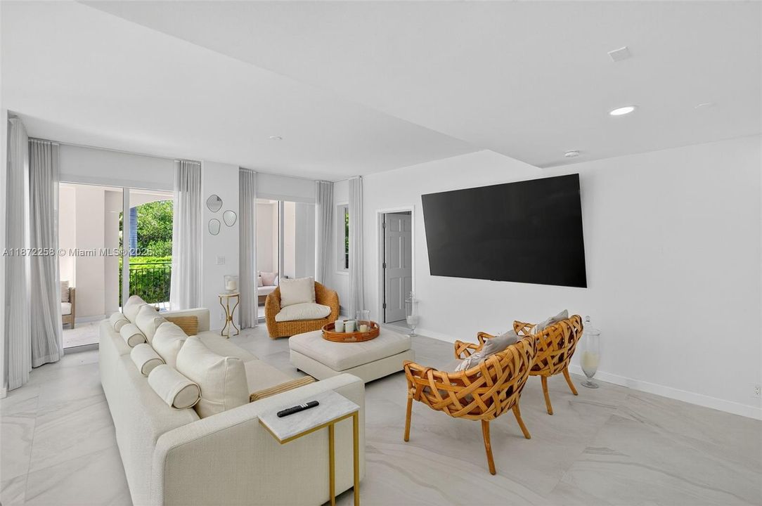 For Sale: $2,300,000 (2 beds, 2 baths, 1429 Square Feet)