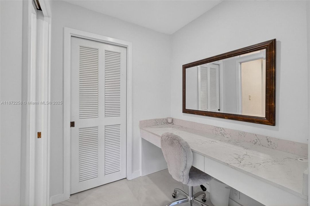 For Sale: $2,300,000 (2 beds, 2 baths, 1429 Square Feet)